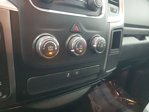 Used 2021 RAM 1500 Classic SLT image 28