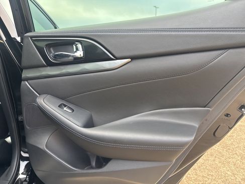 Used 2018 Nissan Maxima SR w/ Midnight Edition image 15