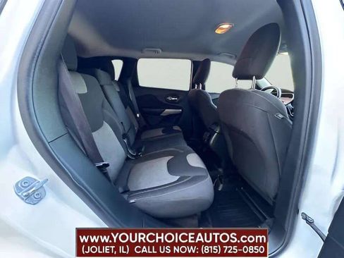 Used 2017 Jeep Cherokee Sport AWD/4WD image 19