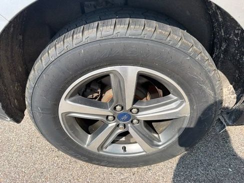 Used 2020 Ford Edge SEL w/ Convenience Package AWD/4WD image 5