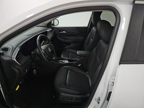 Used 2024 Buick Encore GX Sport Touring w/ Comfort Package image 5