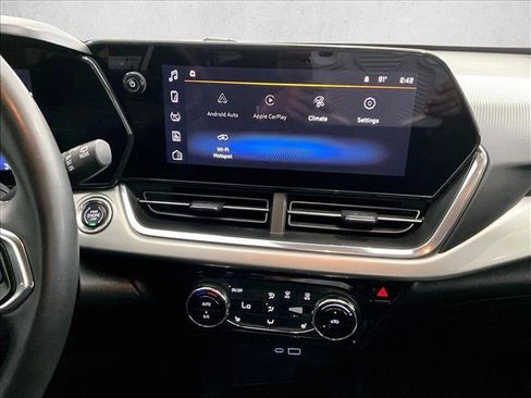 Used 2025 Chevrolet Trax LT w/ Driver Confidence Package FWD image 24
