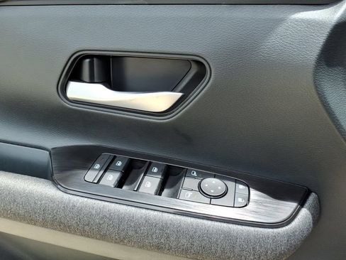 Used 2026 Nissan Kicks SV FWD image 18