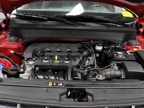 Certified 2025 Hyundai Venue Limited FWD image 18
