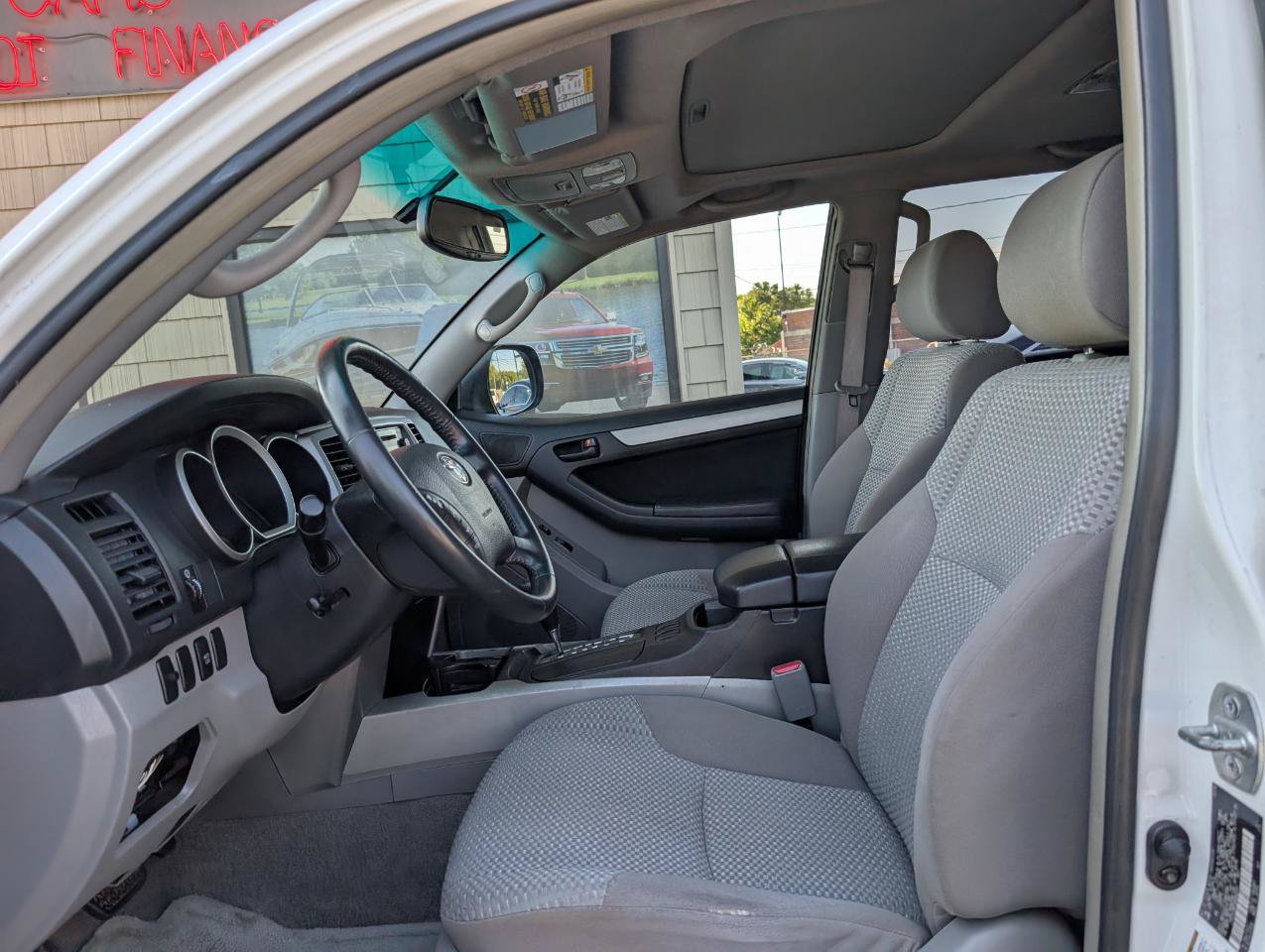 Used 2006 Toyota 4Runner SR5 RWD image 13