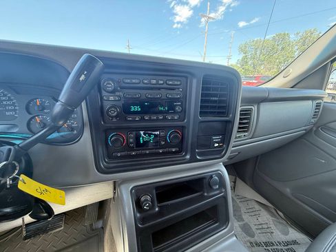 Used 2004 GMC Sierra 1500 SLT w/ Light Duty Power Package AWD/4WD image 28