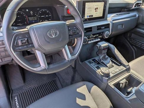 Used 2025 Toyota Tacoma TRD Off-Road image 15