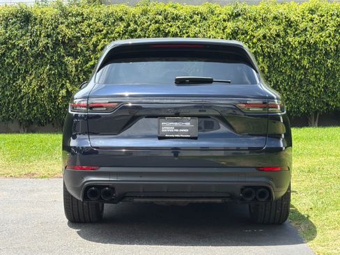 Certified 2023 Porsche Cayenne AWD/4WD image 7