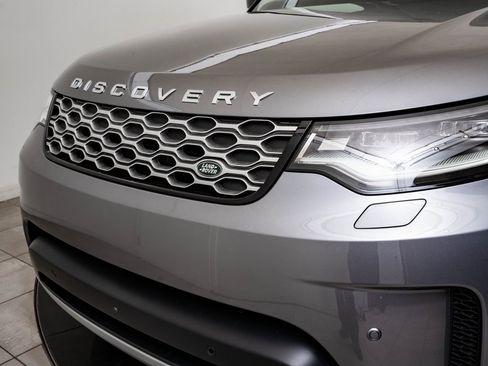 New 2026 Land Rover Discovery S image 16