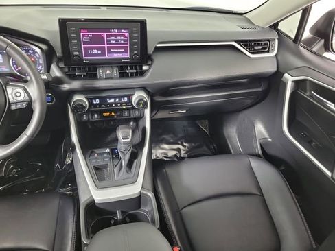 Used 2022 Toyota RAV4 XLE Premium FWD image 17