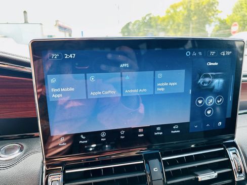 Used 2022 Lincoln Navigator Reserve image 39