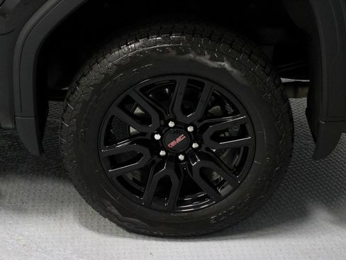 Used 2025 GMC Sierra 1500 Elevation w/ Preferred Package AWD/4WD image 18