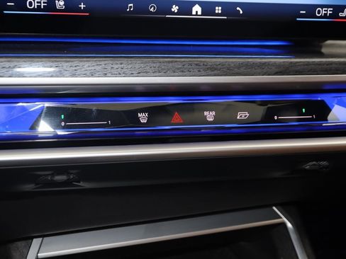 Used 2023 BMW 760i xDrive image 41