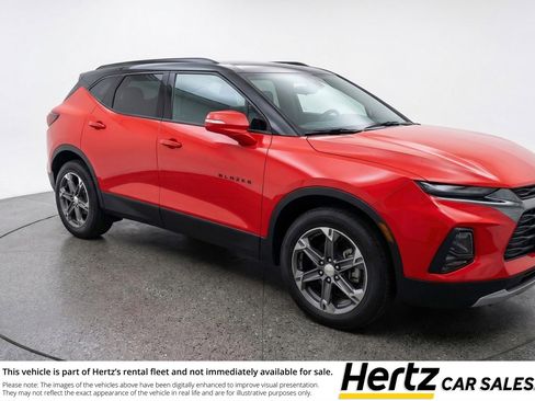 Used 2025 Chevrolet Blazer LT FWD image 1