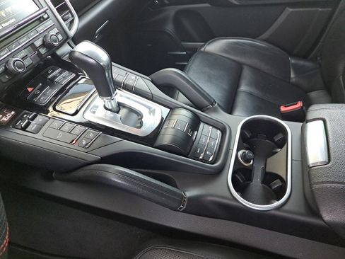 Used 2015 Porsche Cayenne S w/ Premium Package AWD/4WD image 27