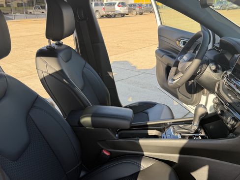 New 2026 Jeep Compass Latitude AWD/4WD image 27