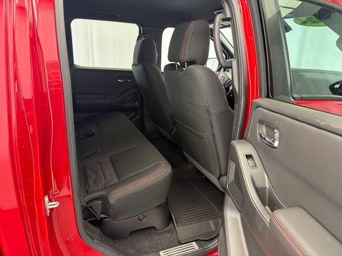 Used 2024 Nissan Frontier PRO-4X w/ Technology Package AWD/4WD image 11