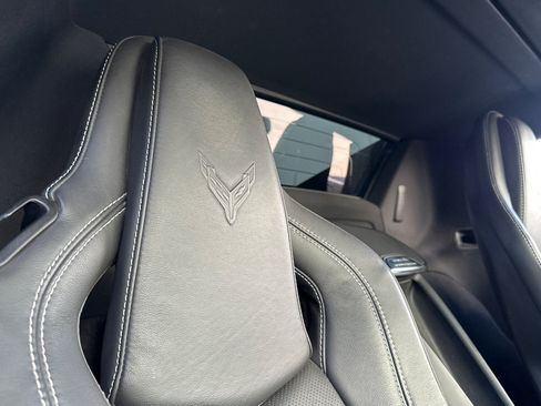 Used 2022 Chevrolet Corvette Stingray Convertible w/ Z51 Performance Package RWD image 19