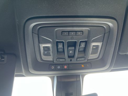 Certified 2021 GMC Sierra 1500 AT4 w/ AT4 Value Package image 25