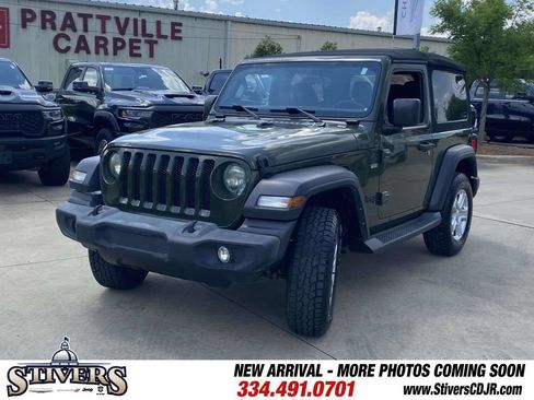 Used 2022 Jeep Wrangler Sport AWD/4WD image 3