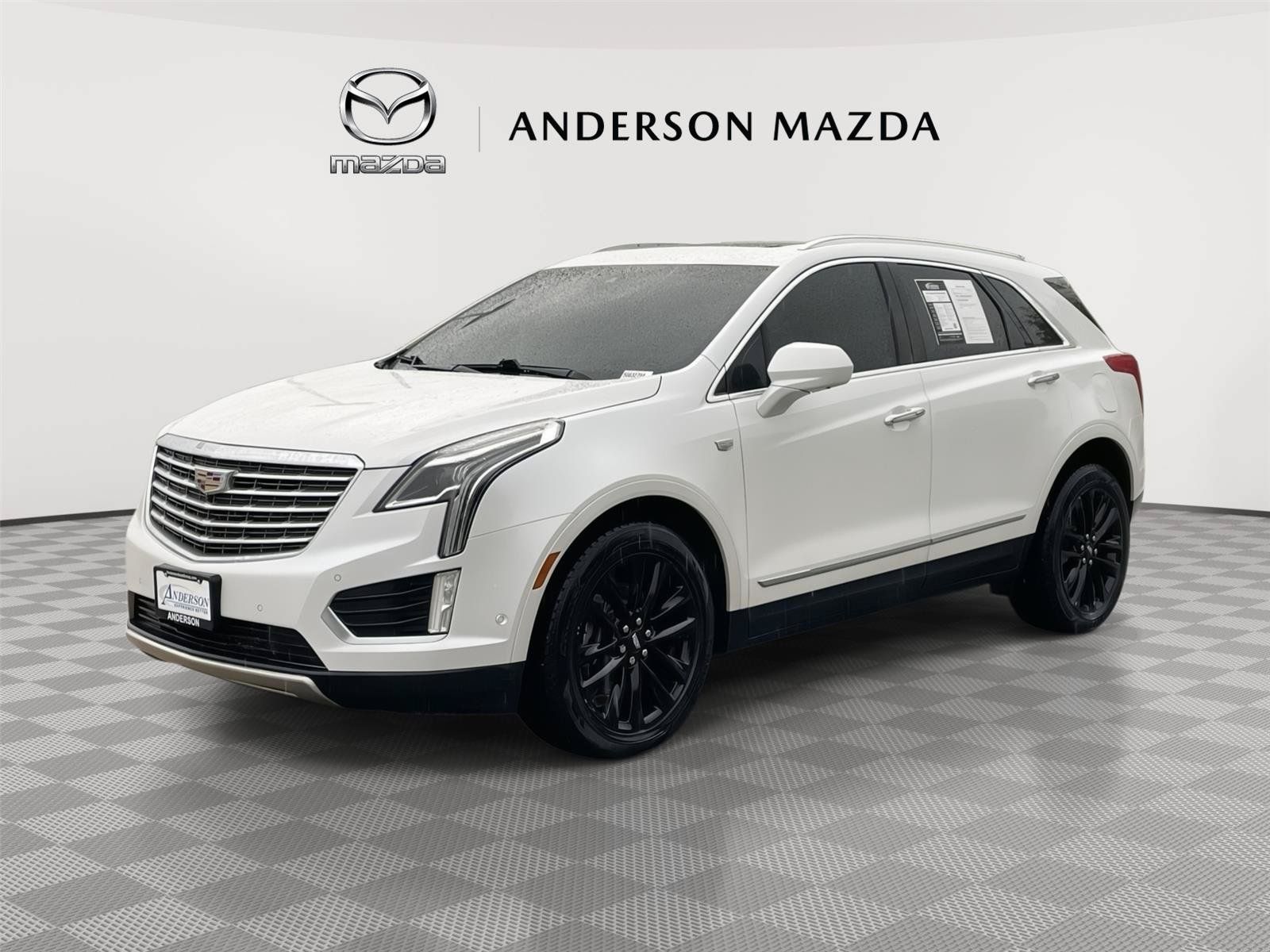 Used 2017 Cadillac XT5 Platinum w/ Driver Assist Package AWD/4WD image 1