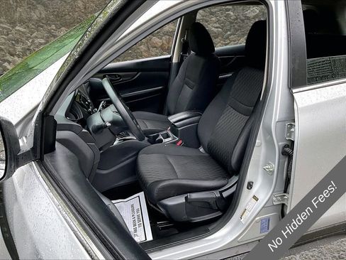 Used 2020 Nissan Rogue S FWD image 22