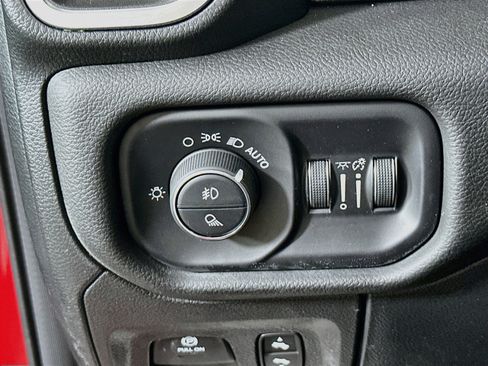 Used 2025 RAM 1500 Big Horn AWD/4WD image 16