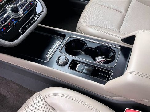 Used 2021 Lincoln Corsair AWD w/ Equipment Group 101A image 16