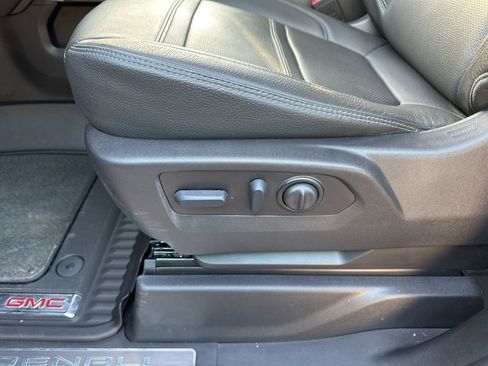 Used 2022 GMC Sierra 2500 Denali w/ Denali Ultimate Package image 18