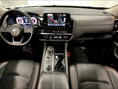Used 2023 Nissan Pathfinder Platinum AWD/4WD image 18