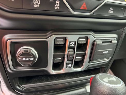 Used 2021 Jeep Wrangler Unlimited Sport S image 25