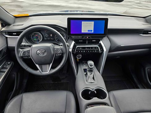 Used 2023 Toyota Venza XLE image 19