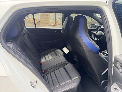 Used 2024 Volkswagen Golf R AWD/4WD image 27