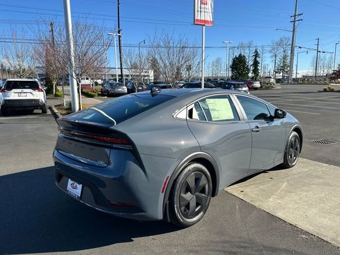 New 2026 Toyota Prius LE image 5