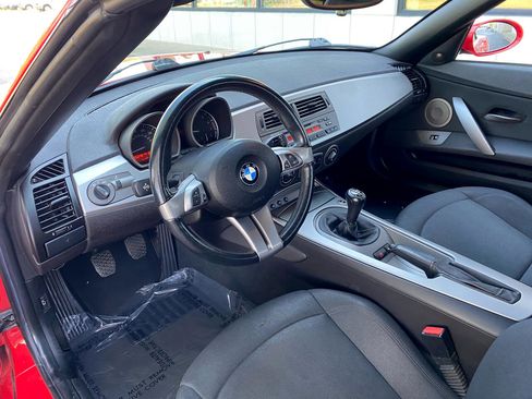 Used 2004 BMW Z4 2.5i image 21