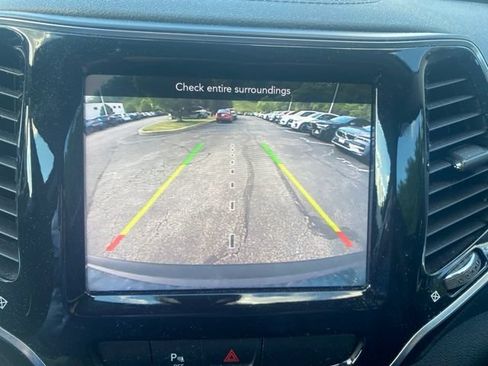Used 2020 Jeep Cherokee Limited AWD/4WD image 17