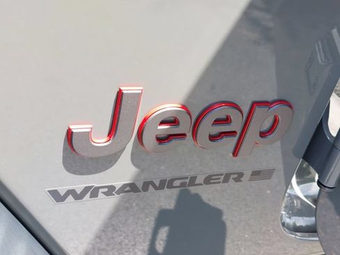 Used 2023 Jeep Wrangler Unlimited Rubicon w/ Steel Bumper Group AWD/4WD image 43
