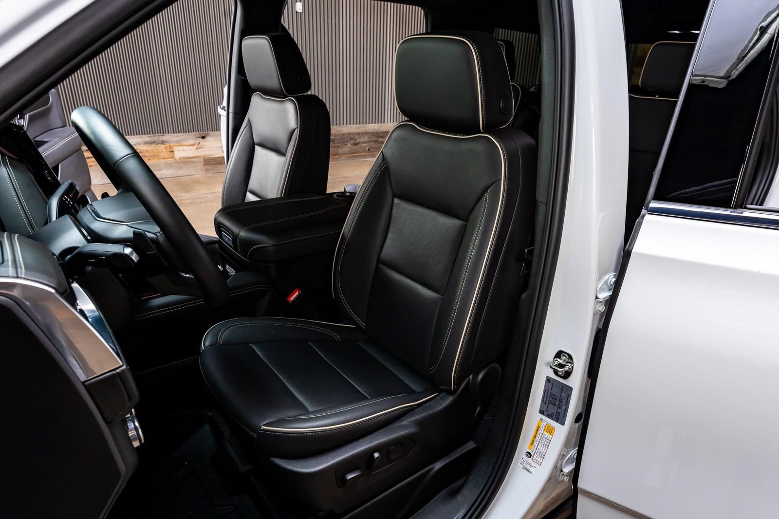 Used 2026 GMC Yukon Elevation w/ LPO, Floor Liner Package AWD/4WD image 26