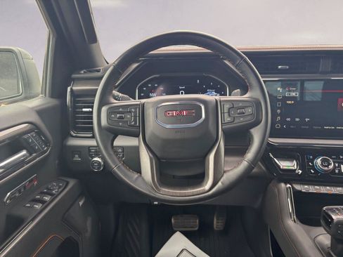 Used 2024 GMC Sierra 1500 AT4 w/ Technology Package AWD/4WD image 12