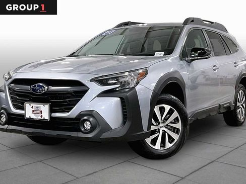 Used 2025 Subaru Outback Premium AWD/4WD image 1