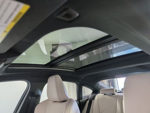 Used 2025 BMW 228i xDrive w/ Premium Package image 12