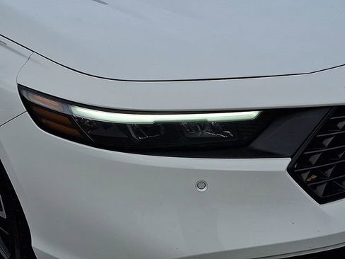 Used 2024 Honda Accord Touring image 11
