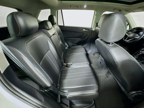 Used 2023 Volkswagen Tiguan SE w/ Panoramic Sunroof Package AWD/4WD image 27