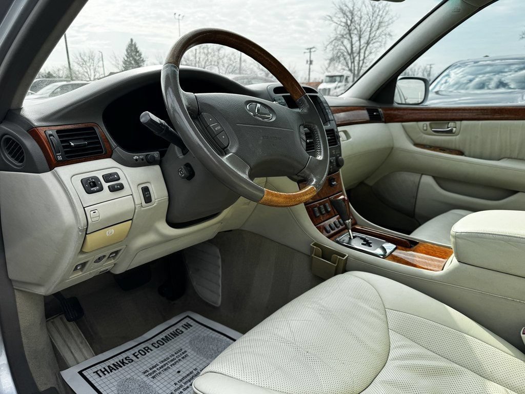 Used 2005 Lexus LS 430 w/ Ultra Luxury Pkg RWD image 9