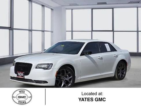 Used 2021 Chrysler 300 Touring w/ Sport Appearance Package RWD image 1