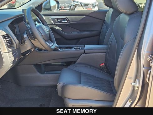 New 2026 Nissan Rogue Platinum w/ Platinum Premium Package image 11