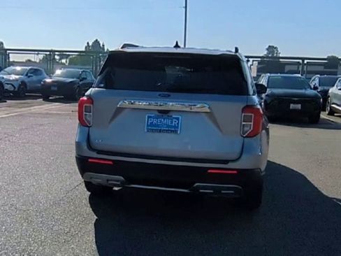Used 2023 Ford Explorer XLT w/ Equipment Group 202A image 7