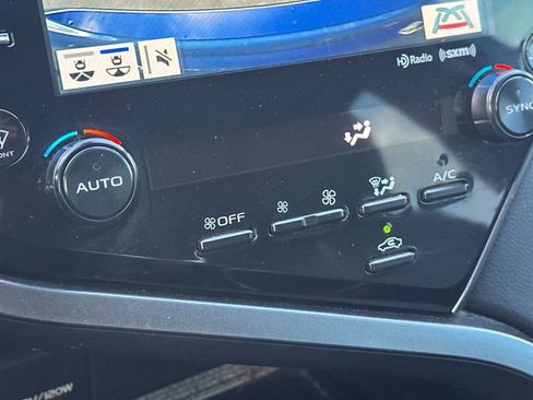 Used 2019 Toyota Camry XSE w/ Navigation Package image 19