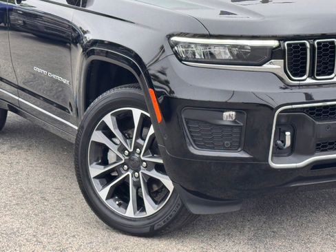 Used 2023 Jeep Grand Cherokee Overland w/ Luxury Tech Group IV image 4