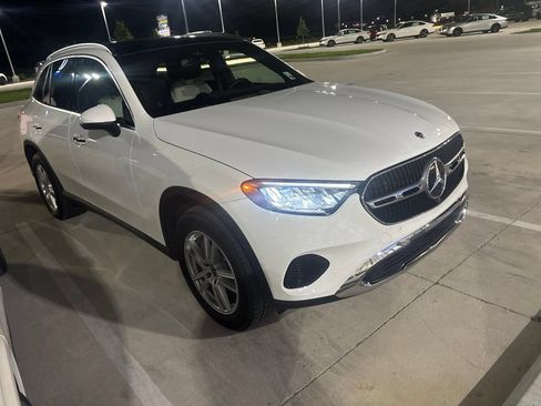Used 2025 Mercedes-Benz GLC 300 4MATIC image 3